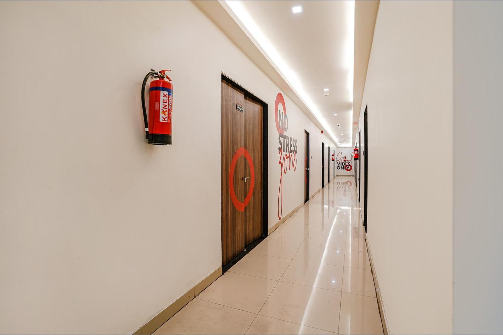 Fabhotel Lotus I Surat Exterior photo