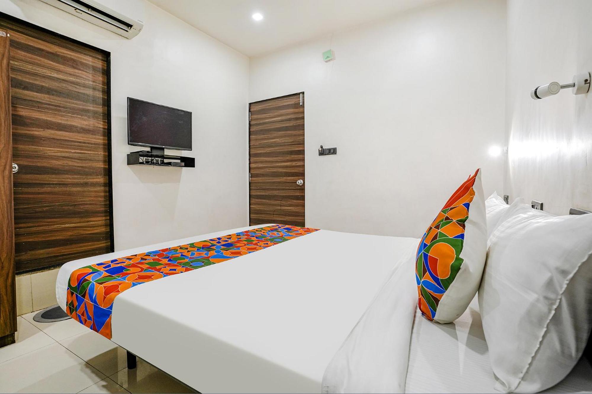 Fabhotel Lotus I Surat Exterior photo